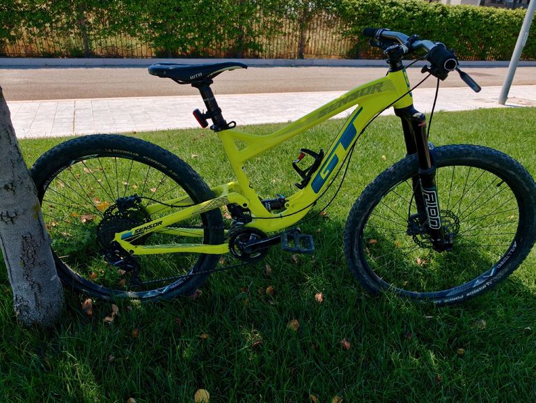GT Sensor Alloy Comp 2018 2018 Mountainbike d'occasion — image 1 sur 6