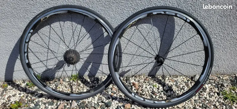Used Wilier Cento 01 SR 2017 Road & Gravel, Black — image 9 of 12