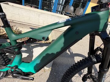 Używany Lapierre Overvolt AM CF 6.8 2027 2027 Mountainbike — zdjęcie 9 z 12