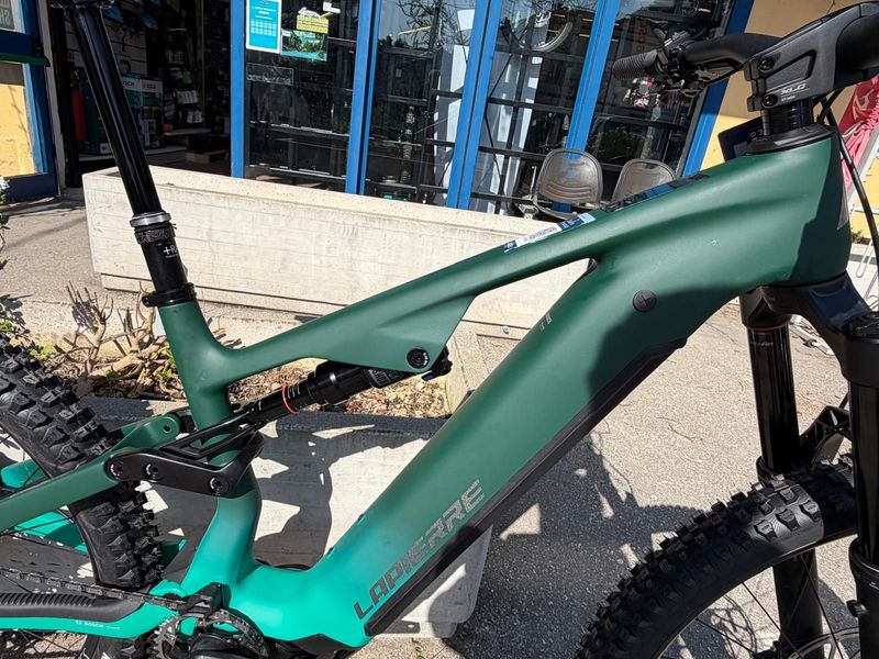 Używany Lapierre Overvolt AM CF 6.8 2027 2027 Mountainbike — zdjęcie 5 z 12
