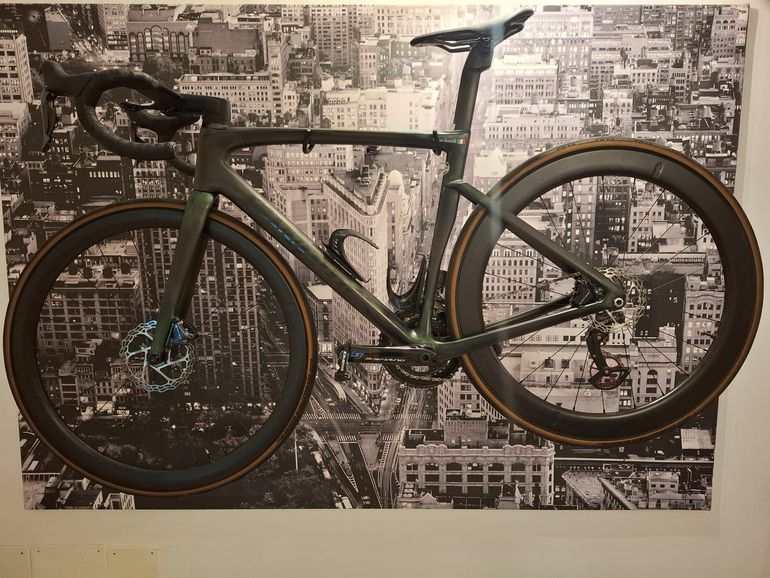 Specialized Tarmac Shimano Dura Ace Di2 2021 Road & Gravel d'occasion — image 1 sur 8