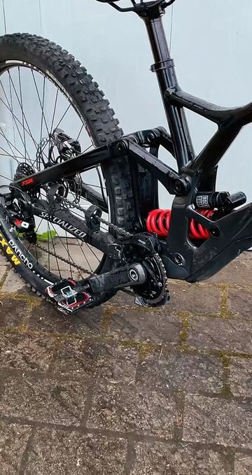 Tweedehands Specialized Demo Race 2022 2022 Mountainbike — afbeelding 7 van 7