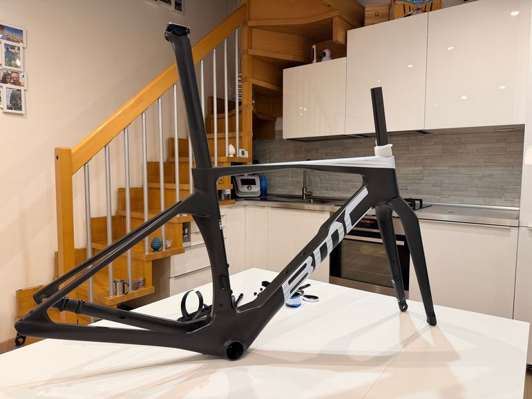 BMC Teammachine R 01 Frameset 2026 Frameset 2026 Road & Gravel d'occasion — image 1 sur 9