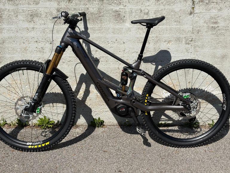 Used Orbea Wild M10 2026 + FOX 38 FACTORY KASHIMA + FOX X2 FACTORY + HOPE TECH 4 2026 Mountainbike, Light Gray — image 1 of 3