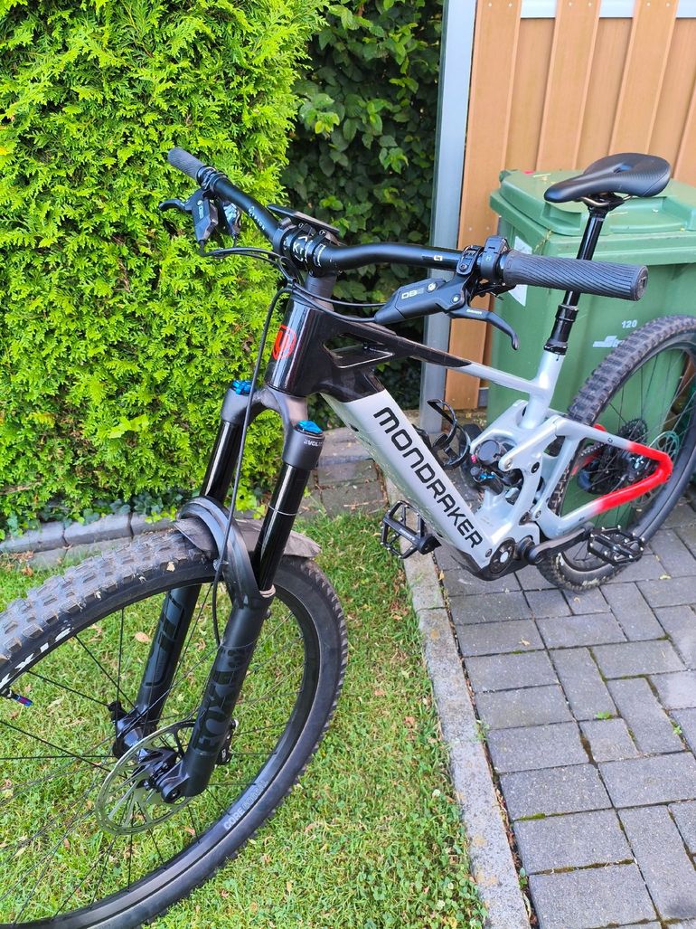 Gebrauchtes Mondraker DUNE R 2024 2024 Mountainbike, Hellgrau, 29, 27.5 — Bild 1 von 6