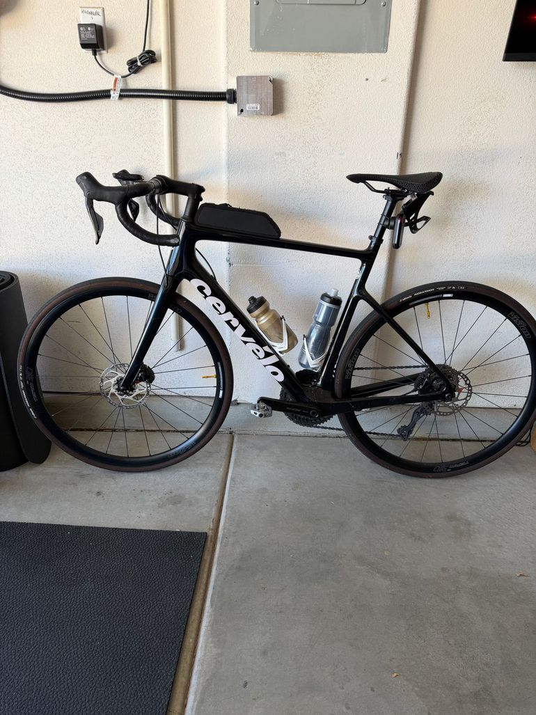 Used Cervélo Caledonia 105 Di2 2025 2025 Road & Gravel, Black — image 2 of 10