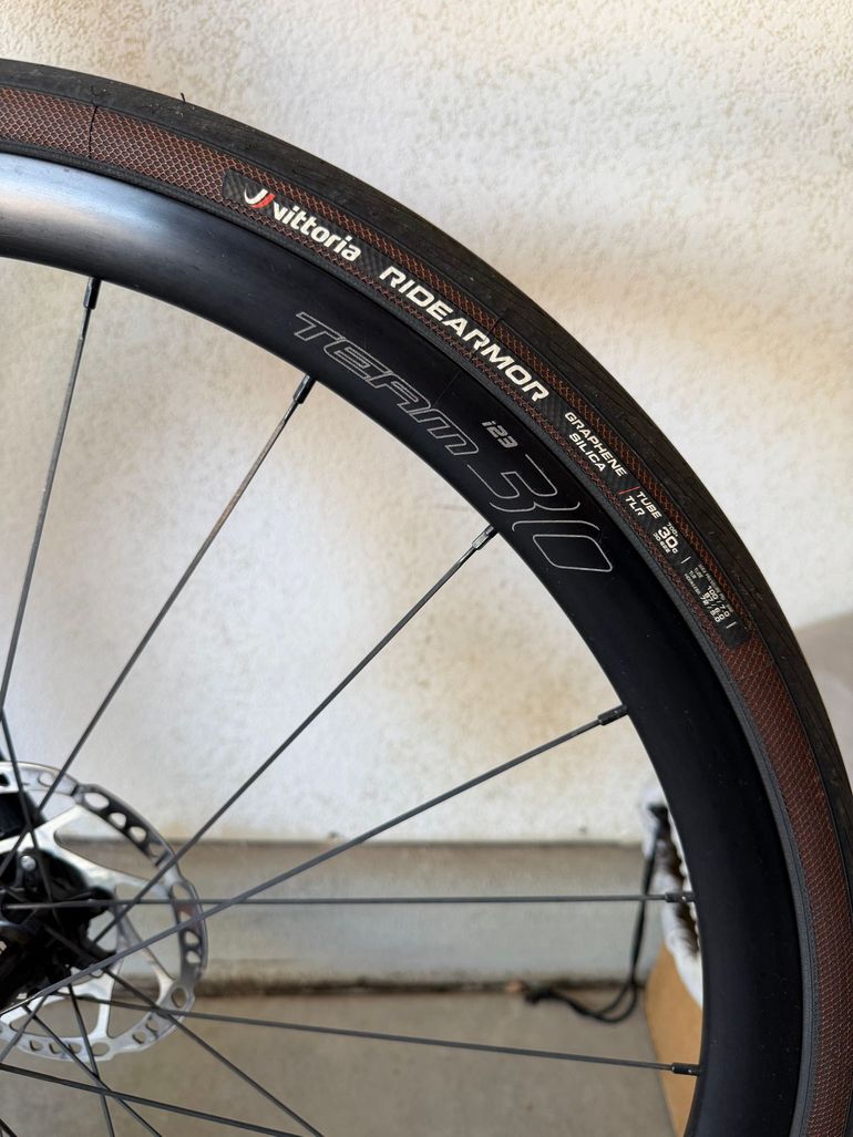 Used Cervélo Caledonia 105 Di2 2025 2025 Road & Gravel, Black — image 6 of 10