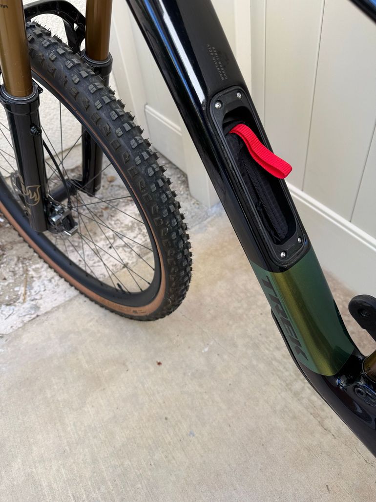 Used Trek Top Fuel 9.9 XTR Gen 4 Custom Shimano XTR 2026 Mountainbike, Black — image 7 of 11