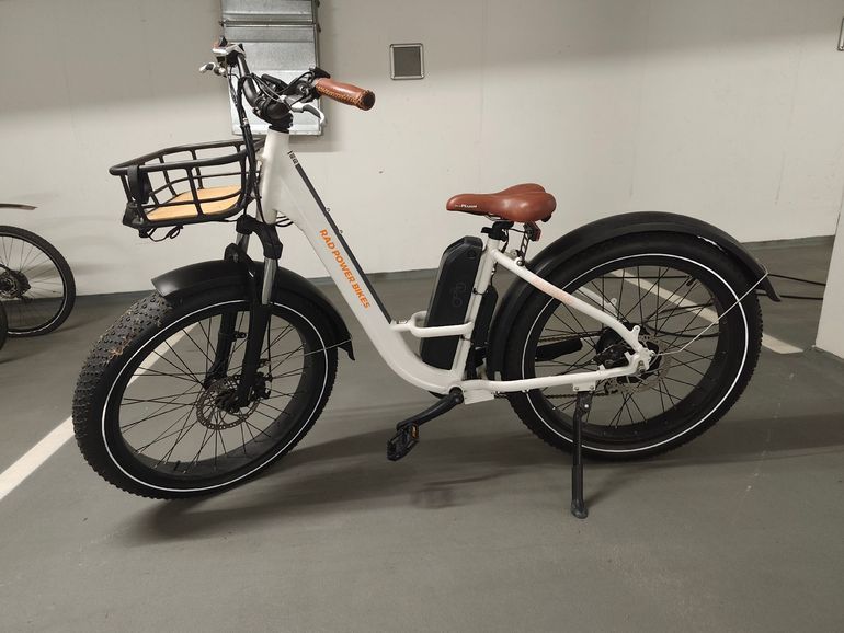 Used Rad Power Bikes Custom Shimano Altus 2020 Urban, White — image 1 of 3
