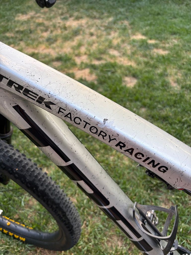 Used Trek Supercaliber SLR 9.9 XX AXS Gen 2 2025 2025 Mountainbike, Light Gray, 29 — image 5 of 6