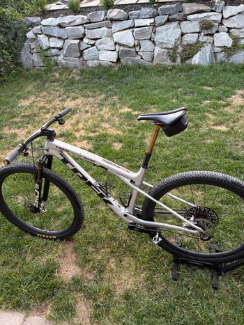Used Trek Supercaliber SLR 9.9 XX AXS Gen 2 2025 2025 Mountainbike, Light Gray, 29 — image 2 of 6