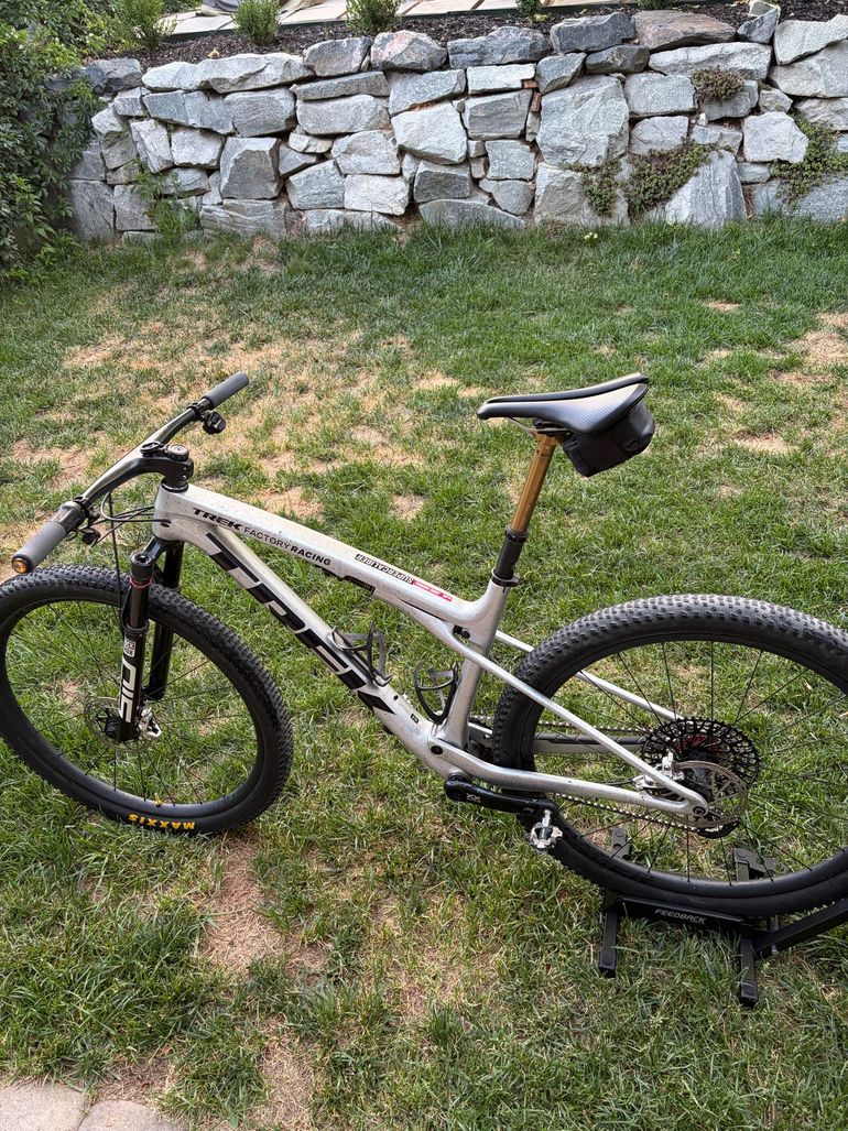 Used Trek Supercaliber SLR 9.9 XX AXS Gen 2 2025 2025 Mountainbike, Light Gray, 29 — image 2 of 6