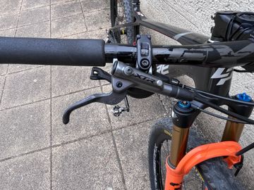 Used Lapierre Prorace CF 9.9 2024 2024 Mountainbike, Light Gray — image 2 of 12