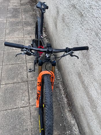 Used Lapierre Prorace CF 9.9 2024 2024 Mountainbike, Light Gray — image 3 of 10