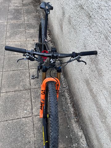 Used Lapierre Prorace CF 9.9 2024 2024 Mountainbike, Light Gray — image 3 of 12