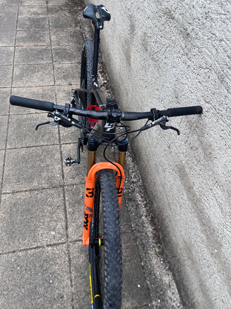 Used Lapierre Prorace CF 9.9 2024 2024 Mountainbike, Light Gray — image 3 of 10