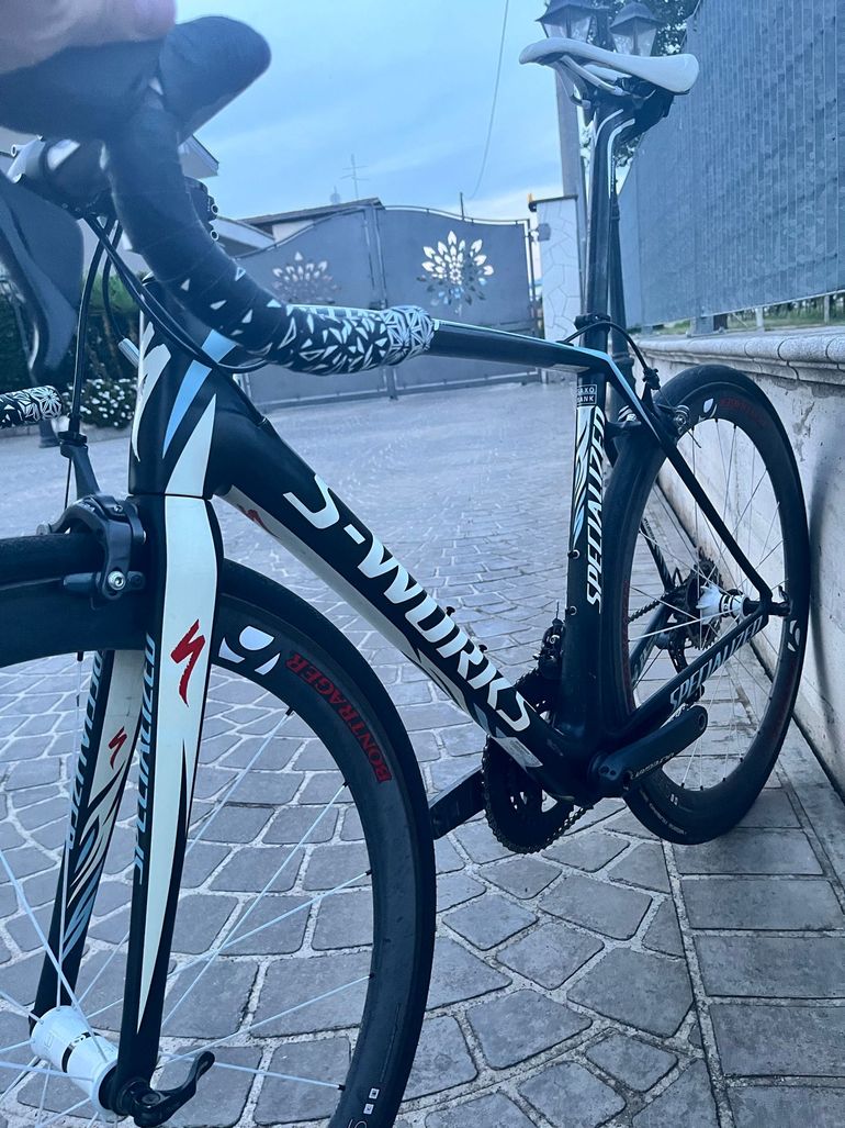 Used Specialized Tarmac Shimano Ultegra 2018 Road & Gravel, Black — image 2 of 12
