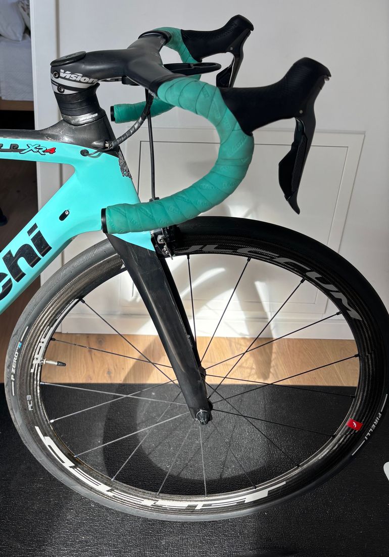 Used Bianchi Oltre XR4 Dura Ace Di2 2020 2020 Road & Gravel, Green — image 5 of 9