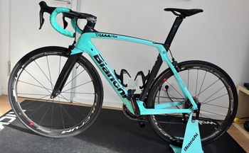 Used Bianchi Oltre XR4 Dura Ace Di2 2020 2020 Road & Gravel, Green — image 3 of 9