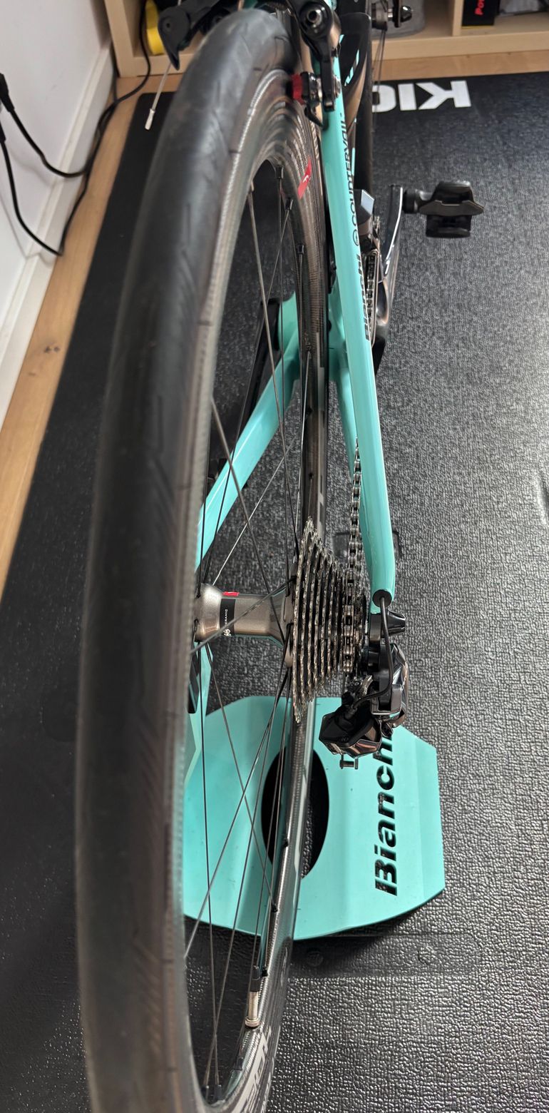 Used Bianchi Oltre XR4 Dura Ace Di2 2020 2020 Road & Gravel, Green — image 7 of 9