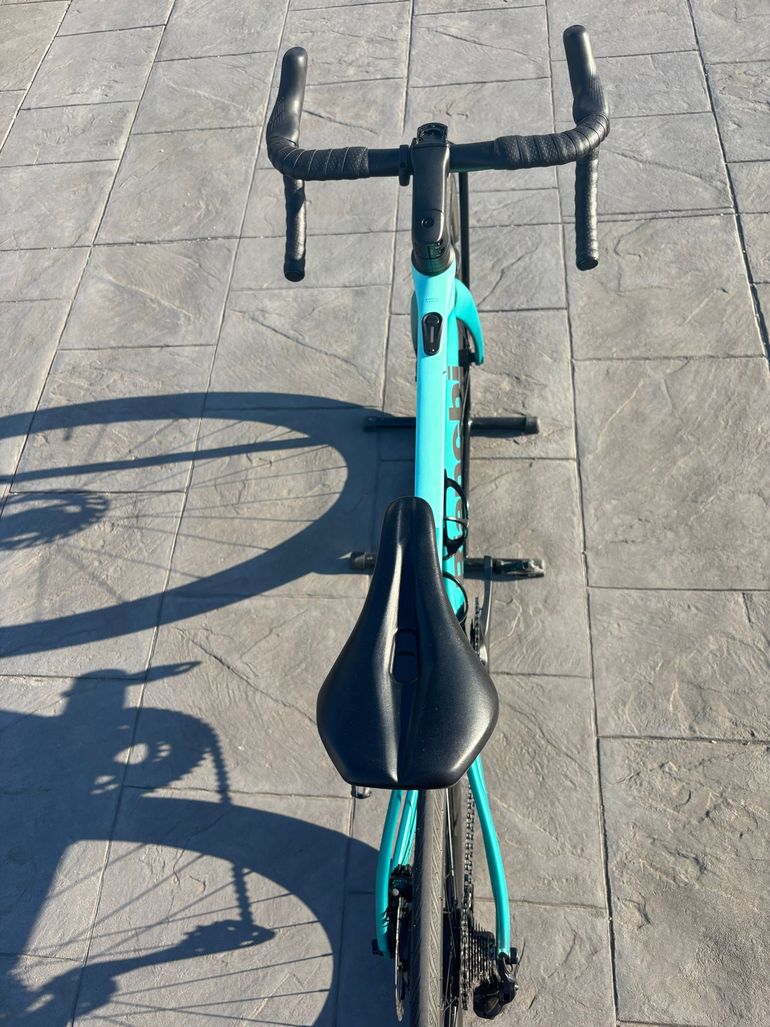 Used Bianchi E-Oltre 2026 2026 Road & Gravel, Blue — image 3 of 6