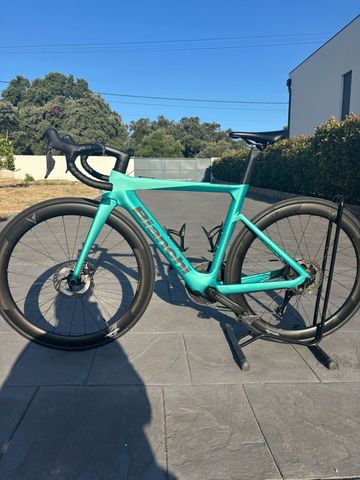Used Bianchi E-Oltre 2026 2026 Road & Gravel, Blue — image 2 of 6