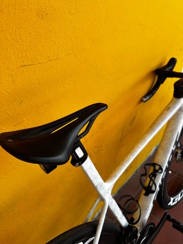 Used Giant TCR Advanced SL Frameset 2025 2025 Road & Gravel, White — image 7 of 13