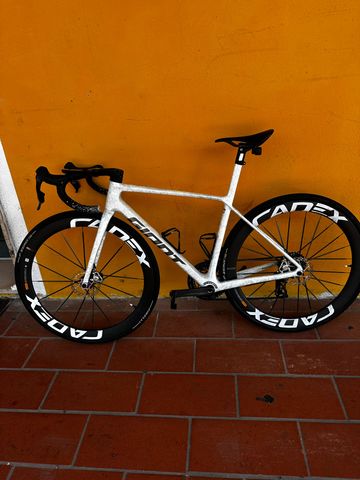 Used Giant TCR Advanced SL Frameset 2025 2025 Road & Gravel, White — image 10 of 13