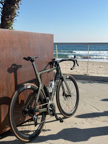 Used Canyon Aeroad CF SLX 7 AXS 2025 2025 Road & Gravel, Green — image 3 of 4