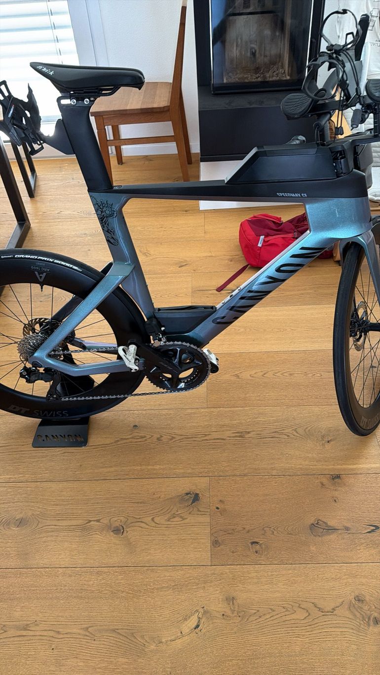 Käytetty Canyon Speedmax CF 7 Di2 2026 2026 Road & Gravel — kuva 1 / 6