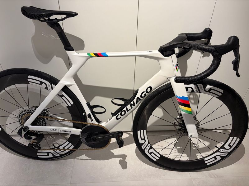 Colnago Y1Rs Sram Red eTap AXS 2026 2026 Road & Gravel d'occasion