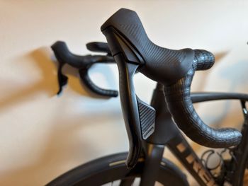 Použité Trek Madone SL 6 AXS Gen 8 2025 2025 Road & Gravel — obrázek 5 z 7