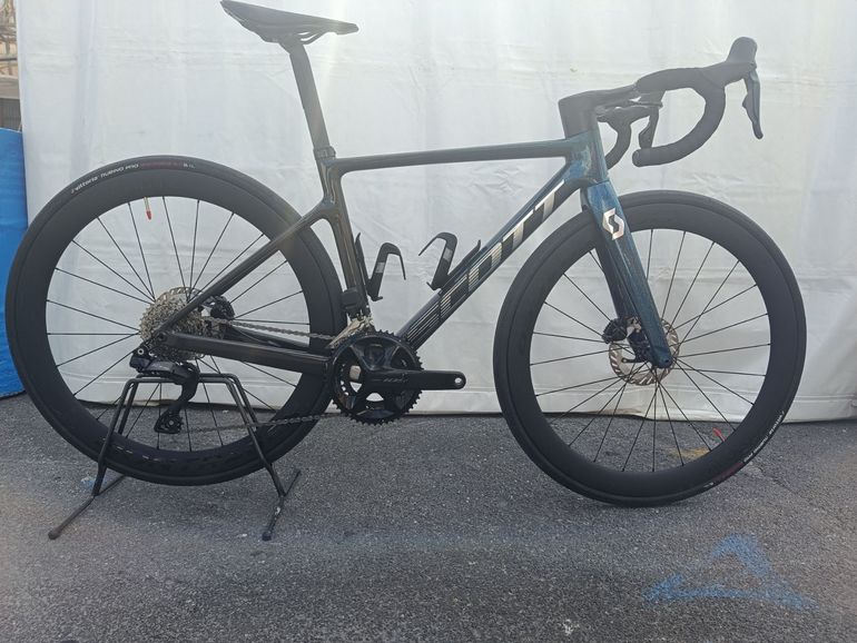 Scott Addict RC Pro 2024 Road & Gravel d'occasion — image 6 sur 8