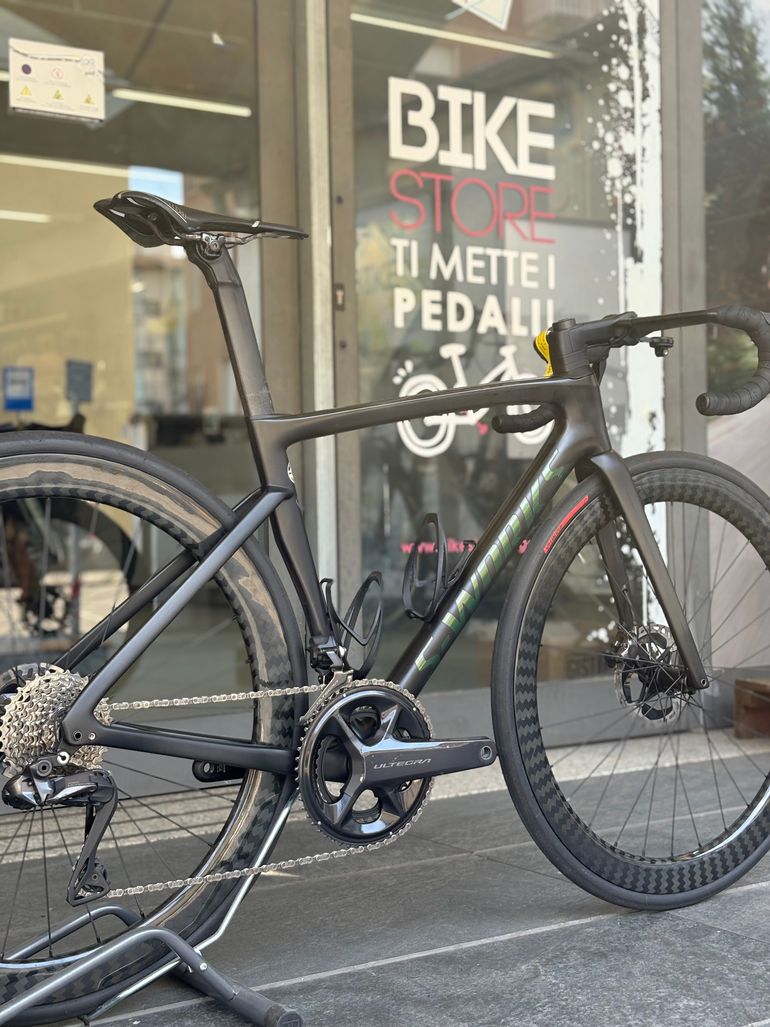 Specialized S-Works Tarmac SL7 - Shimano Ultegra Di2 2023 2023 Road & Gravel d'occasion — image 4 sur 5