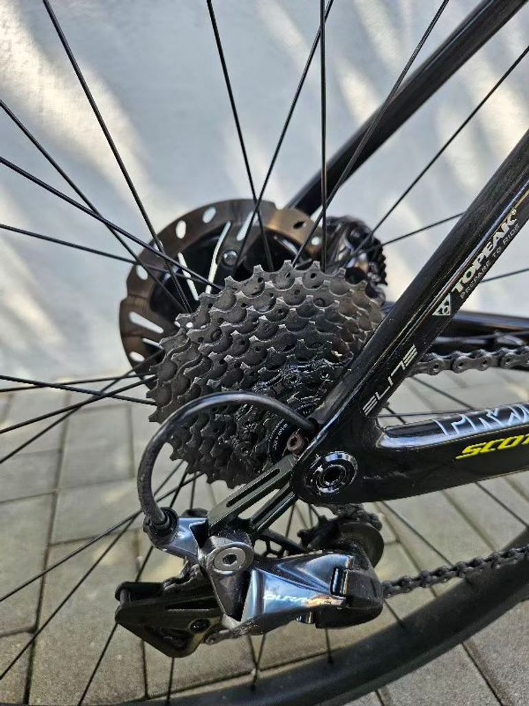Tweedehands Scott Addict RC 2023 Road & Gravel — afbeelding 6 van 12