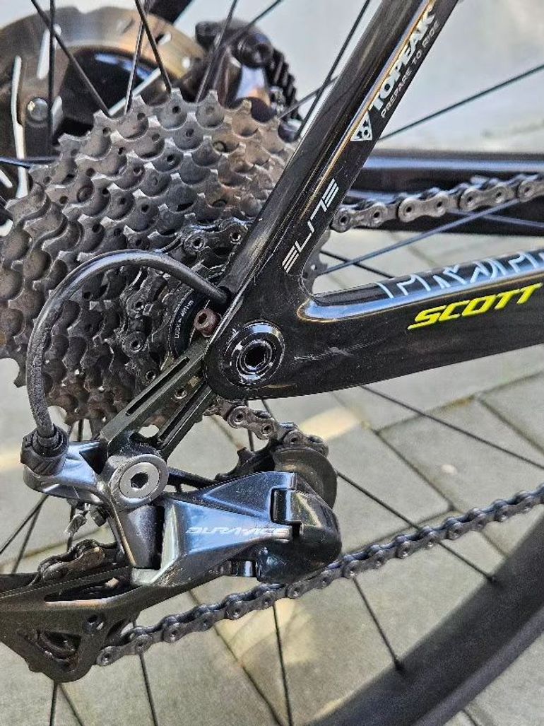 Tweedehands Scott Addict RC 2023 Road & Gravel — afbeelding 11 van 12