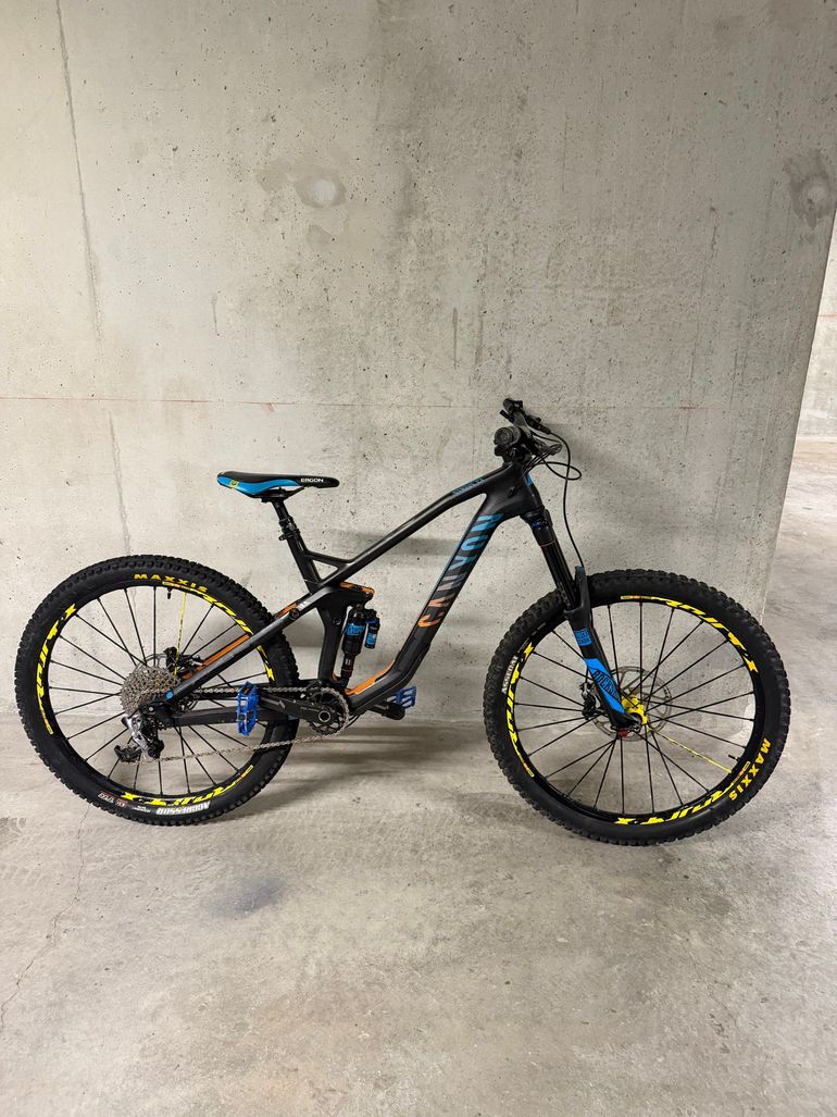 Gebrauchtes Canyon Strive SRAM GX Eagle 2017 Mountainbike, Schwarz — Bild 1 von 29