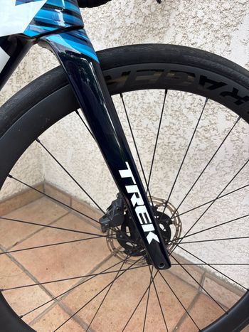 Used Trek Émonda SLR 7 AXS 2023 2023 Road & Gravel, Blue — image 7 of 9