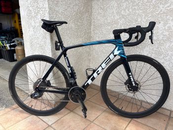 Used Trek Émonda SLR 7 AXS 2023 2023 Road & Gravel, Blue — image 2 of 9