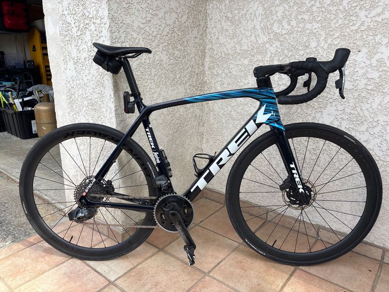 Used Trek Émonda SLR 7 AXS 2023 2023 Road & Gravel, Blue — image 2 of 9