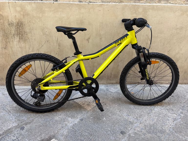 Used SCOTT SCALE 20 2021 2021 Youth, Black — image 1 of 3