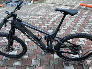Trek Rail 9.8 GX 2022 2022 Mountainbike usato, Grigio chiaro — immagine 3 di 9