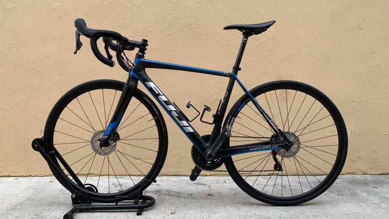Used Fuji SL 2.1 Full Carbon Shimano Ultegra 11sp Disc - Size M 2020 Road & Gravel, Black — image 7 of 9