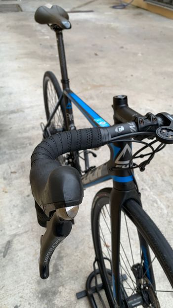 Used Fuji SL 2.1 Full Carbon Shimano Ultegra 11sp Disc - Size M 2020 Road & Gravel, Black — image 9 of 9
