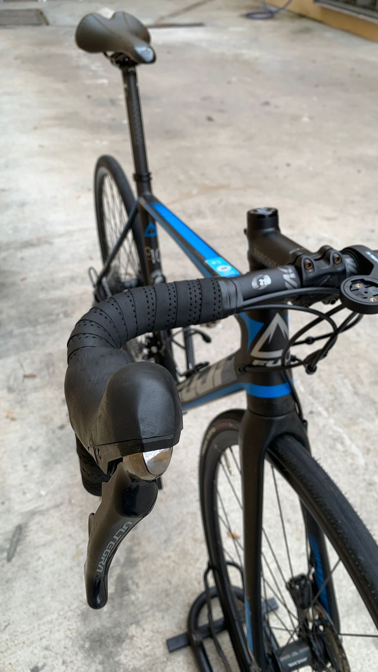 Used Fuji SL 2.1 Full Carbon Shimano Ultegra 11sp Disc - Size M 2020 Road & Gravel, Black — image 9 of 9