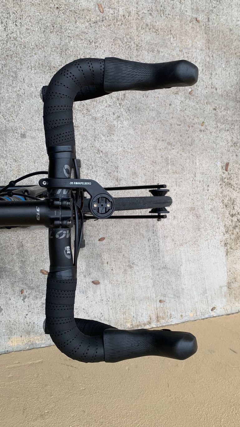 Used Fuji SL 2.1 Full Carbon Shimano Ultegra 11sp Disc - Size M 2020 Road & Gravel, Black — image 6 of 9
