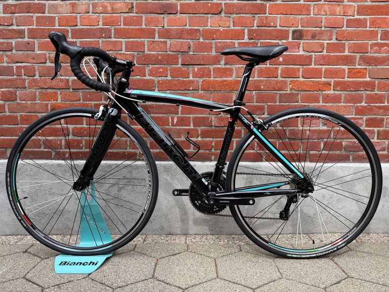 Used Bianchi Nirone Shimano Sora 2024 Road & Gravel, Black — image 11 of 14