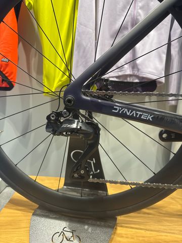 Dynatek Custom Shimano 105 Di2 2027 Road & Gravel de segunda mano, Negro — imagen 2 de 6