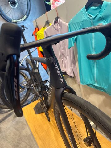 Dynatek Custom Shimano 105 Di2 2027 Road & Gravel de segunda mano, Negro — imagen 5 de 6