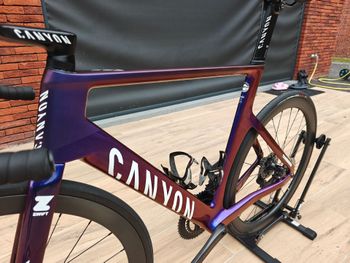 Canyon Aeroad CFR Di2 2025 2025 Road & Gravel d'occasion — image 8 sur 16
